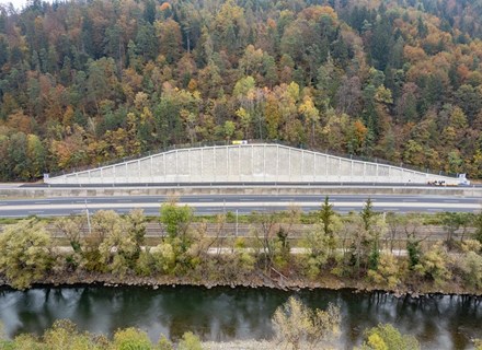 L121 Foto 1%20(Medium)